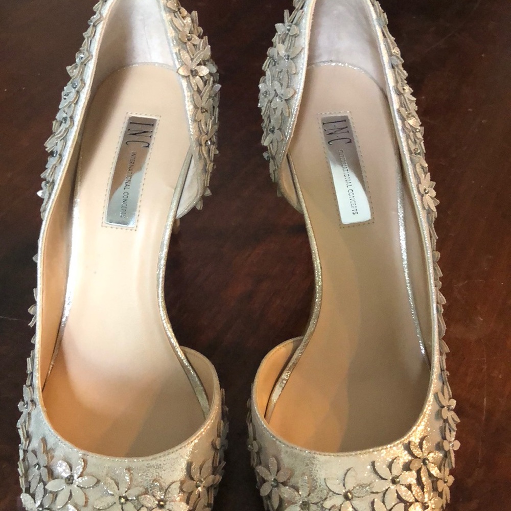 INC Gd Flower Pumps Sz 10 - Picture 2 of 5